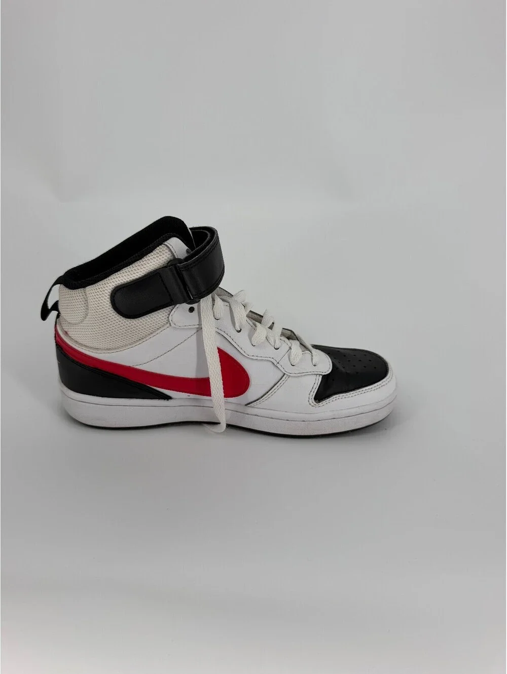 Nike High Top Sneakers in White, Black, and Red - Size US 6Y